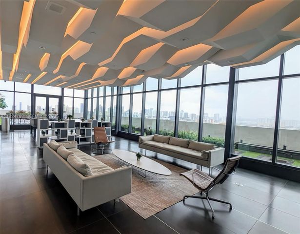 19790 W Dixie Hwy 1002, Aventura, FL 33180