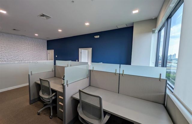 19790 W Dixie Hwy 1002, Aventura, FL 33180