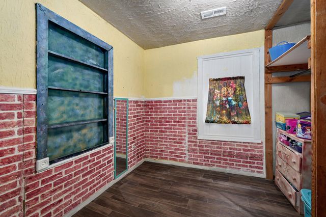 1944 West Thoman Street, Springfield, MO 65803