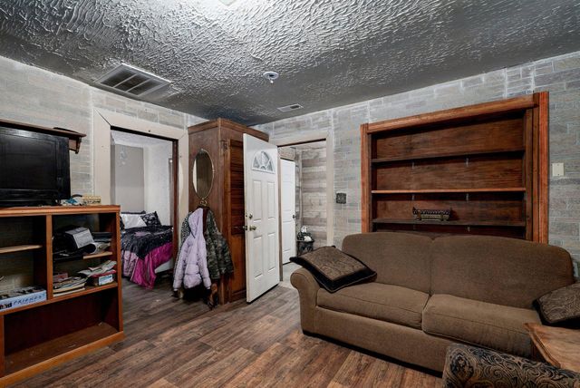 1944 West Thoman Street, Springfield, MO 65803