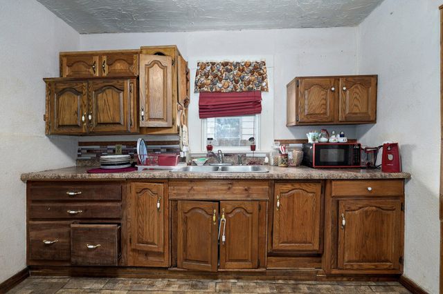 1944 West Thoman Street, Springfield, MO 65803