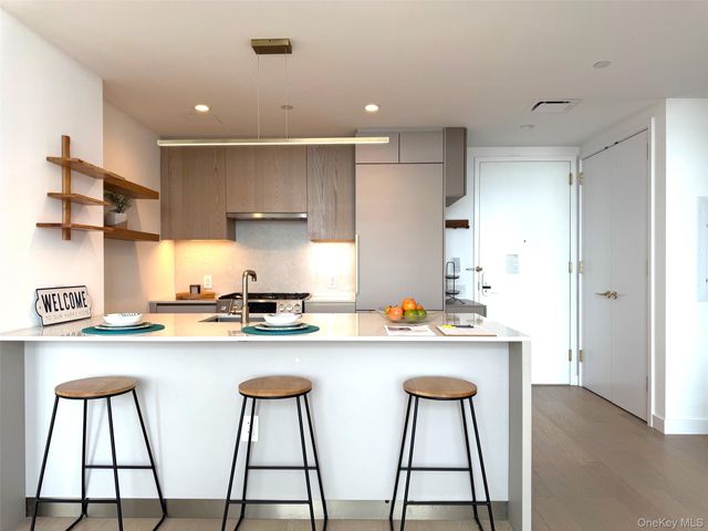 3 Court Square 4610, Long Island City, NY 11101