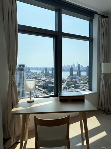 3 Court Square 4610, Long Island City, NY 11101