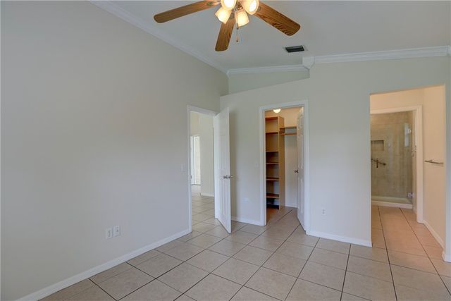 980 Dolphin Avenue, Sebastian, FL 32958