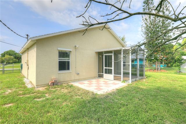 980 Dolphin Avenue, Sebastian, FL 32958
