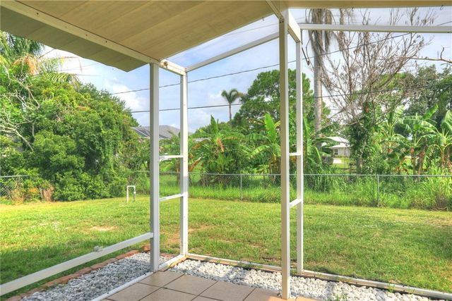 980 Dolphin Avenue, Sebastian, FL 32958