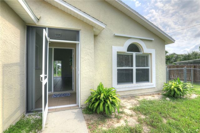 980 Dolphin Avenue, Sebastian, FL 32958