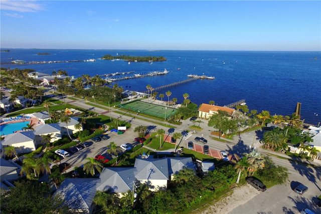 980 Dolphin Avenue, Sebastian, FL 32958