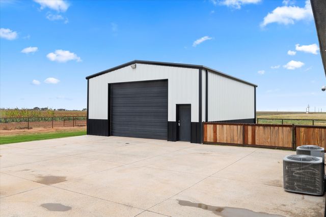 6213 N C R 1500, Shallowater, TX 79363