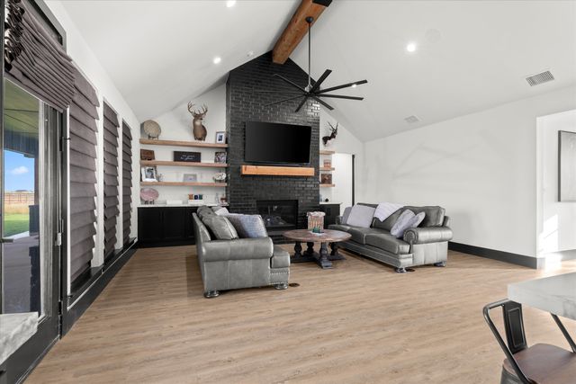 6213 N C R 1500, Shallowater, TX 79363