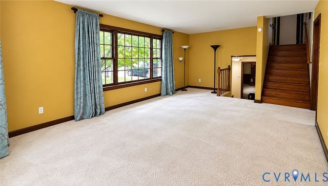 8636 Shadymist Dr, North Chesterfield, VA 23235