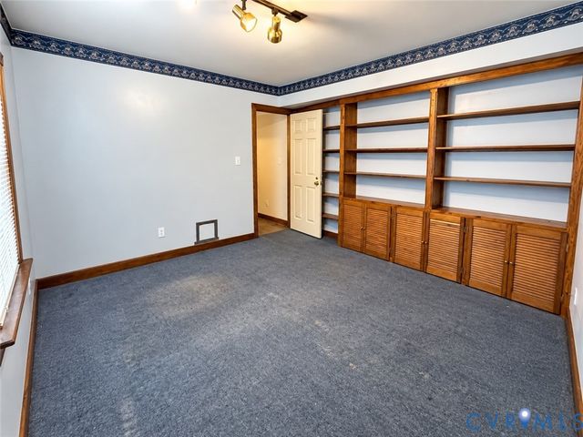 8636 Shadymist Dr, North Chesterfield, VA 23235