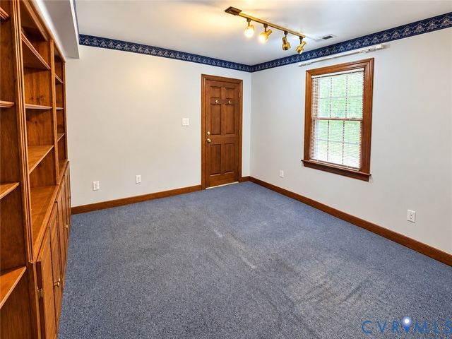 8636 Shadymist Dr, North Chesterfield, VA 23235