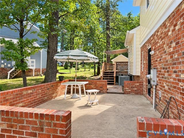 8636 Shadymist Dr, North Chesterfield, VA 23235
