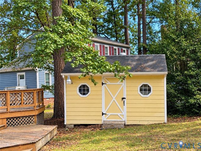 8636 Shadymist Dr, North Chesterfield, VA 23235