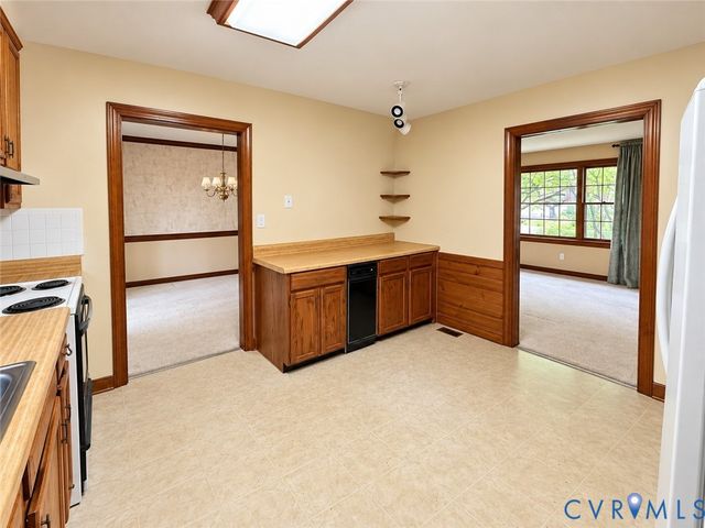 8636 Shadymist Dr, North Chesterfield, VA 23235