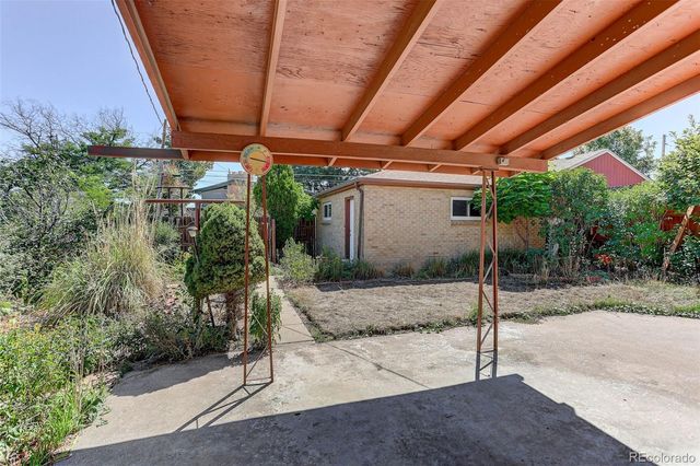 1520 S Corona Street, Denver, CO 80210
