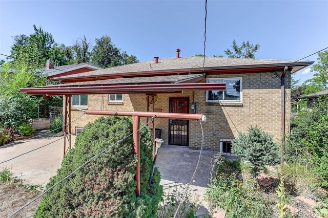 1520 S Corona Street, Denver, CO 80210