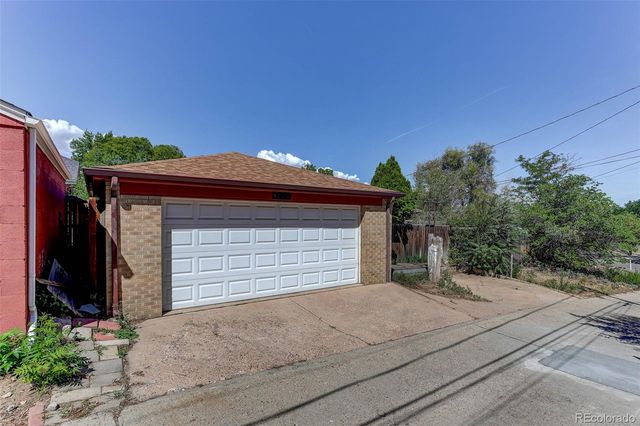 1520 S Corona Street, Denver, CO 80210