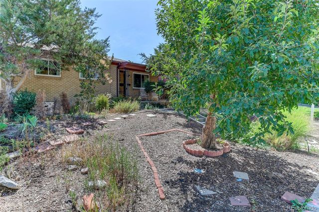 1520 S Corona Street, Denver, CO 80210