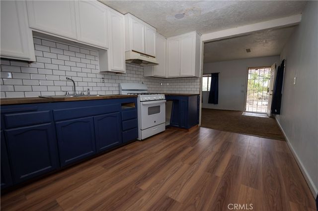 6973 Mission, 29 Palms, CA 92277