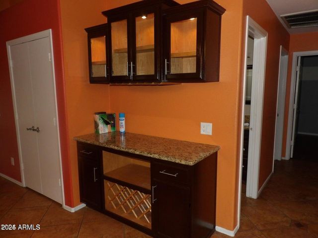 8221 W PAPAGO Street, Phoenix, AZ 85043