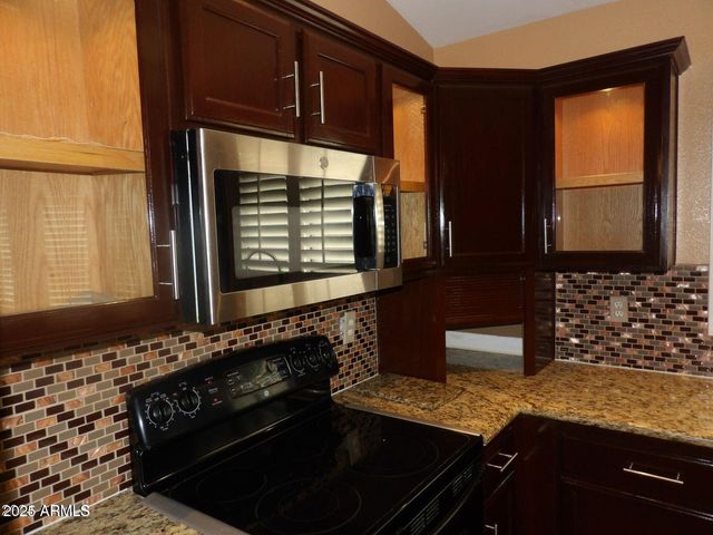 8221 W PAPAGO Street, Phoenix, AZ 85043