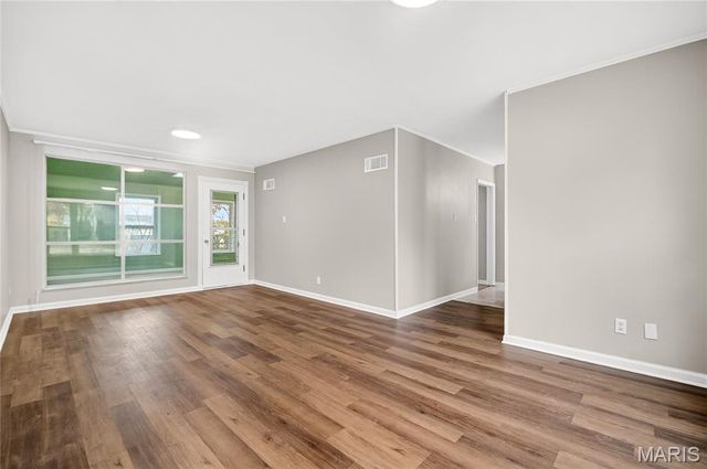 10067 Springwood Drive, Ladue, MO 63124