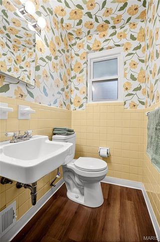 10067 Springwood Drive, Ladue, MO 63124