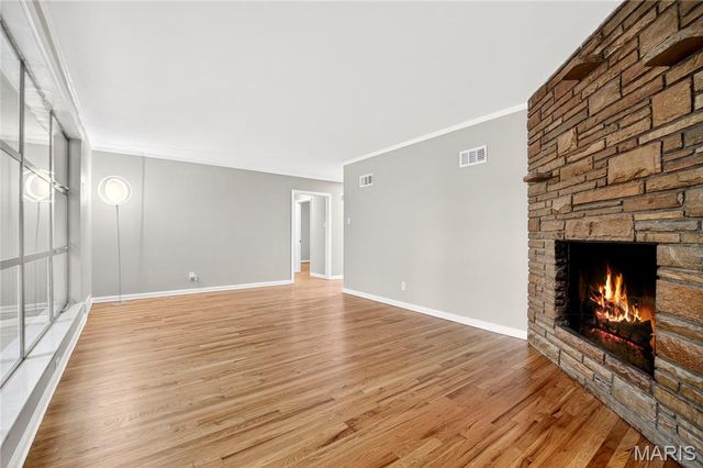 10067 Springwood Drive, Ladue, MO 63124