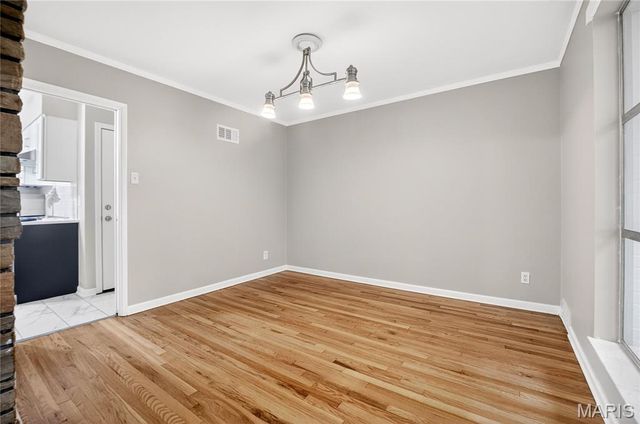 10067 Springwood Drive, Ladue, MO 63124