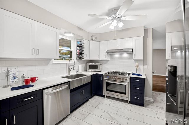 10067 Springwood Drive, Ladue, MO 63124