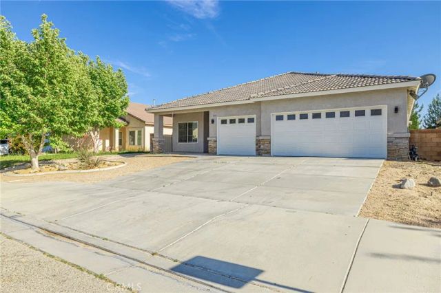 3514 W Avenue J4, Lancaster, CA 93536