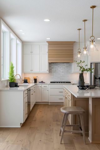 5522 Scenic Loop Run, Victoria, MN 55386