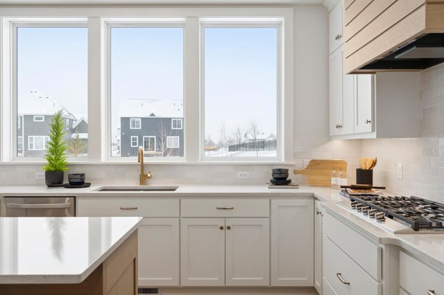 5522 Scenic Loop Run, Victoria, MN 55386