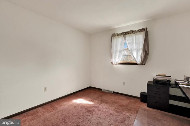 1544 DUFF LAND DR, Landisville, PA 17538