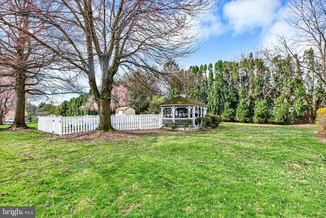 1544 DUFF LAND DR, Landisville, PA 17538