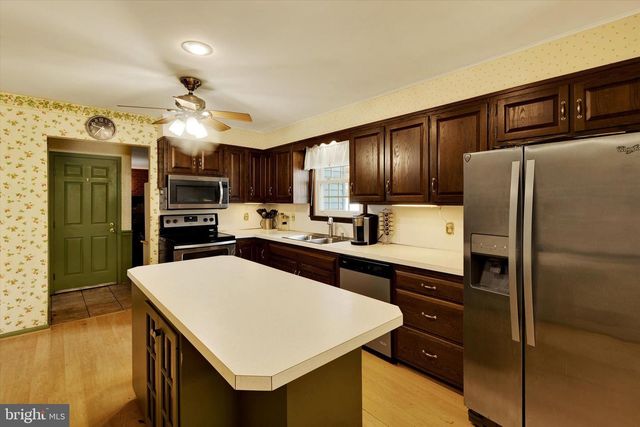 1544 DUFF LAND DR, Landisville, PA 17538