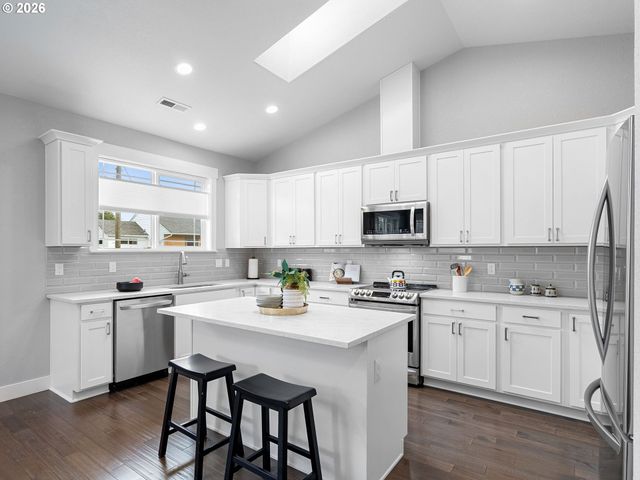 7071 Ne 17TH Ave, Portland, OR 97211