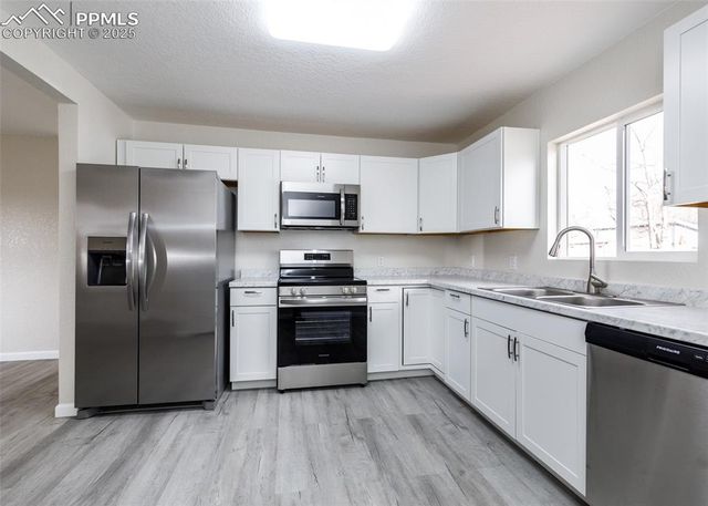 111 Easy Street, Colorado Springs, CO 80911