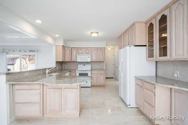 1761 Edgewood Avenue SE, Grand Rapids, MI 49506