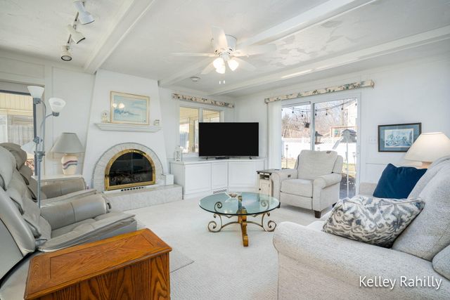 1761 Edgewood Avenue SE, Grand Rapids, MI 49506