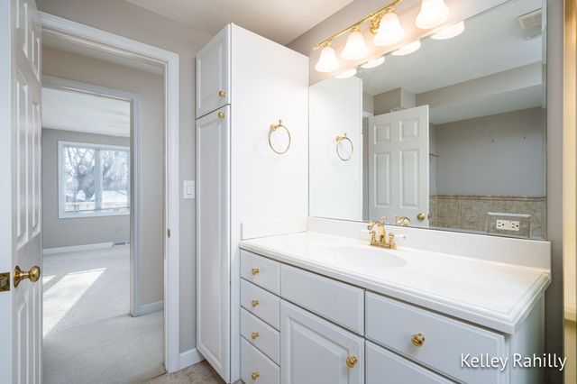 1761 Edgewood Avenue SE, Grand Rapids, MI 49506