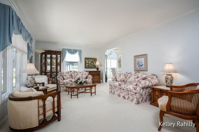 1761 Edgewood Avenue SE, Grand Rapids, MI 49506