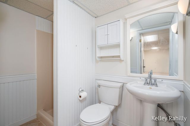 1761 Edgewood Avenue SE, Grand Rapids, MI 49506