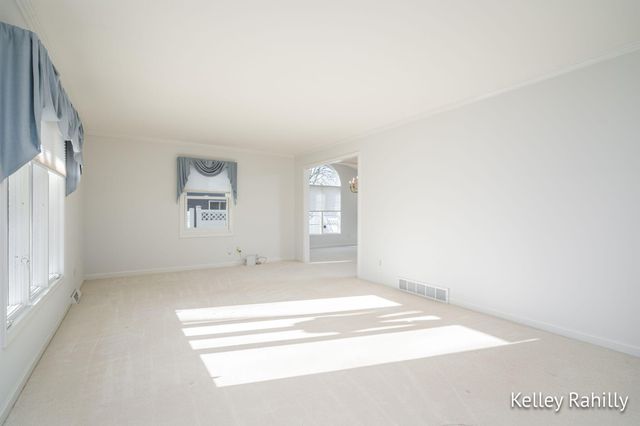 1761 Edgewood Avenue SE, Grand Rapids, MI 49506