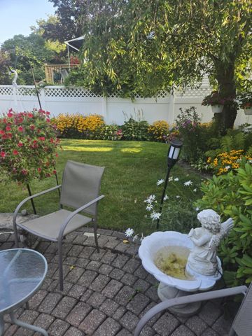 1761 Edgewood Avenue SE, Grand Rapids, MI 49506