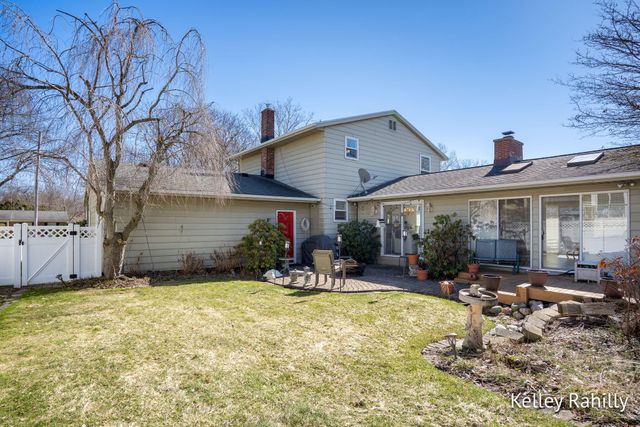 1761 Edgewood Avenue SE, Grand Rapids, MI 49506