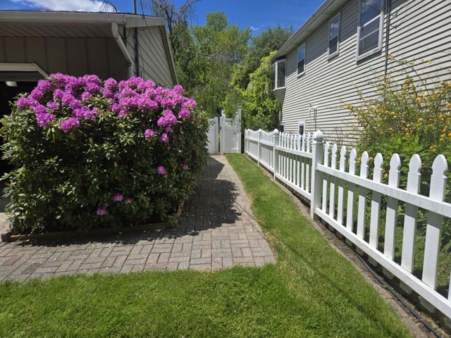 1761 Edgewood Avenue SE, Grand Rapids, MI 49506