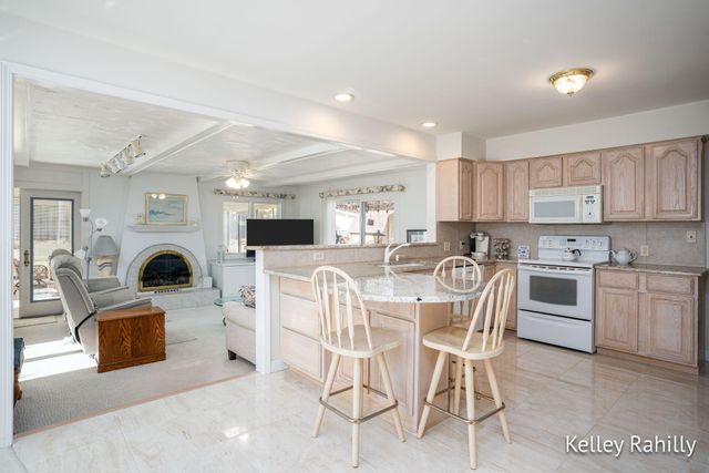 1761 Edgewood Avenue SE, Grand Rapids, MI 49506